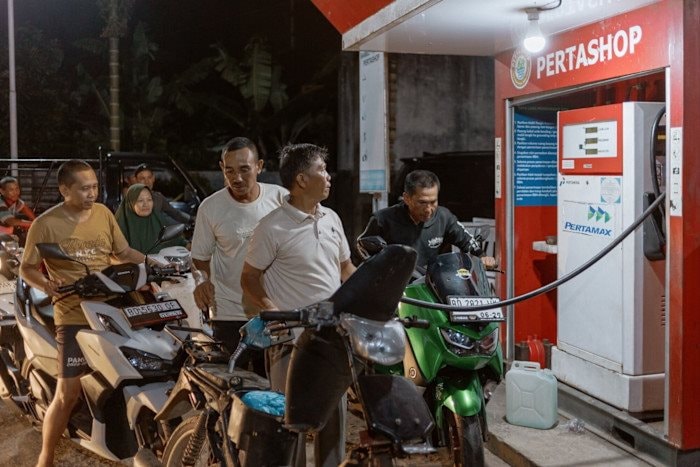 Khủng hoảng nhiên liệu: Láng giềng của Việt Nam và Thái Lan chỉ còn xăng dầu đủ dùng trong 25 ngày - Ảnh 2