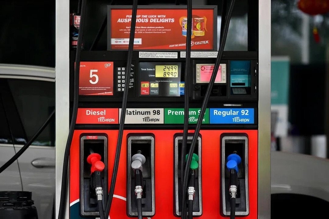 Giá xăng tăng lên gần 80.000 đồng/lít, quốc gia nhỏ nhất Đông Nam Á ứng phó thế nào với khủng hoảng? - Ảnh 2