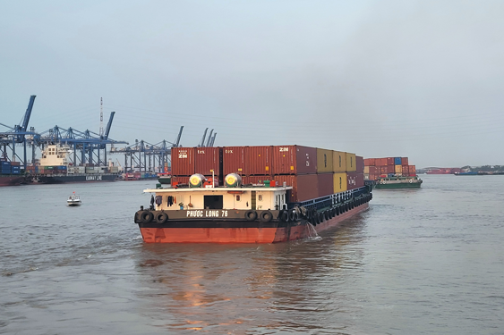 Sốt ruột với cước vận tải biển - Ảnh 1