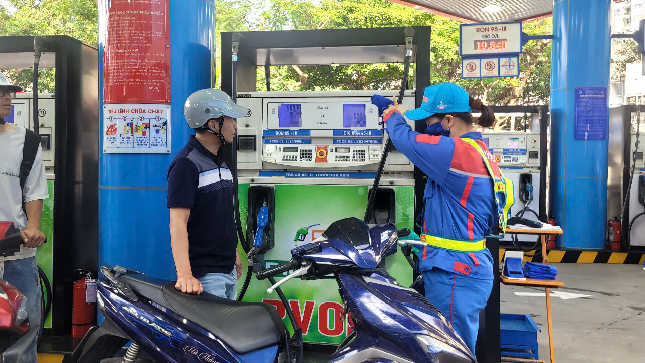 Cấp bách tiết kiệm năng lượng (*): Xăng sinh học đã sẵn sàng - Ảnh 1