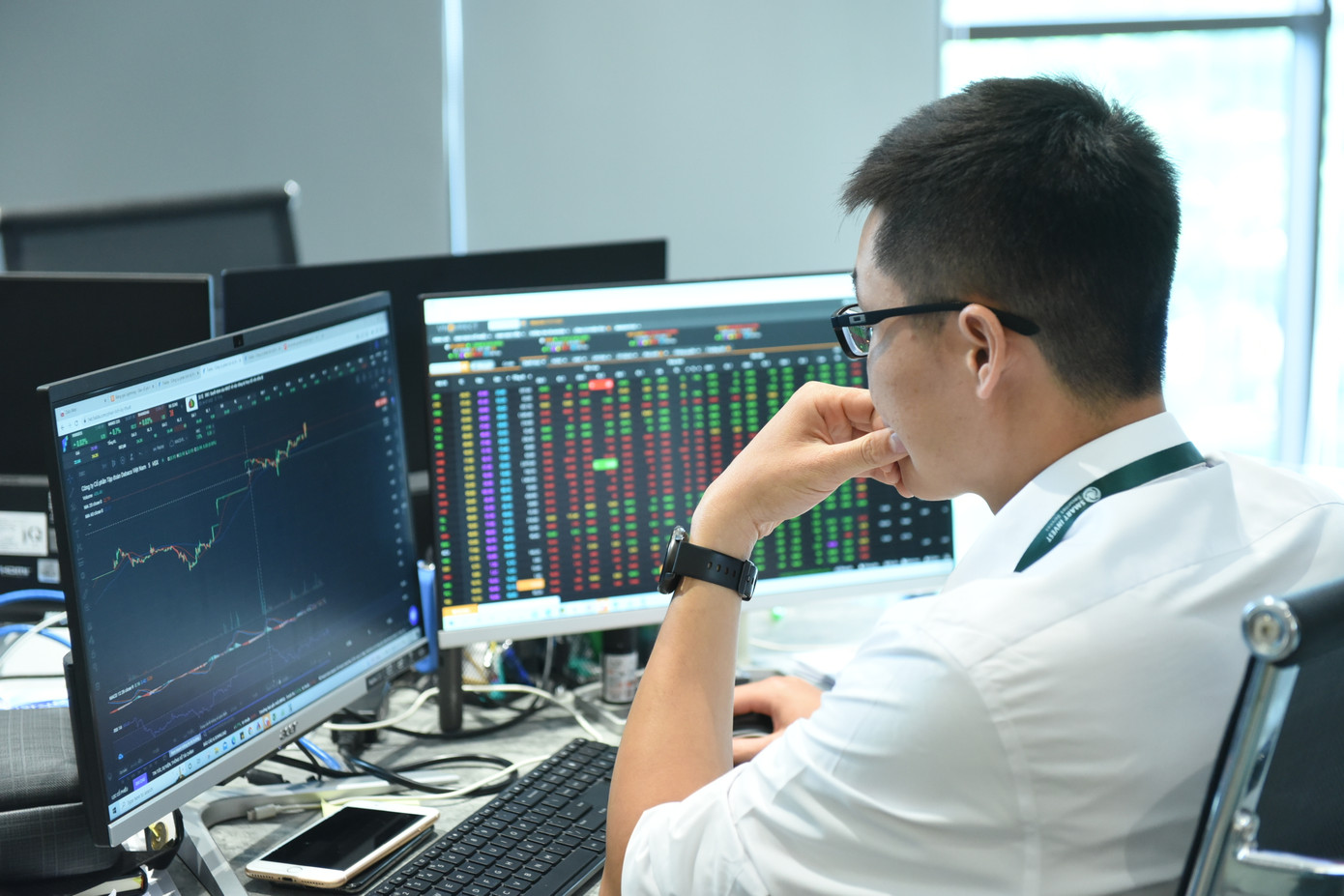 Nhiều 'ẩn số' tháng 3, VN-Index có chinh phục được 1.900 điểm? - Ảnh 1