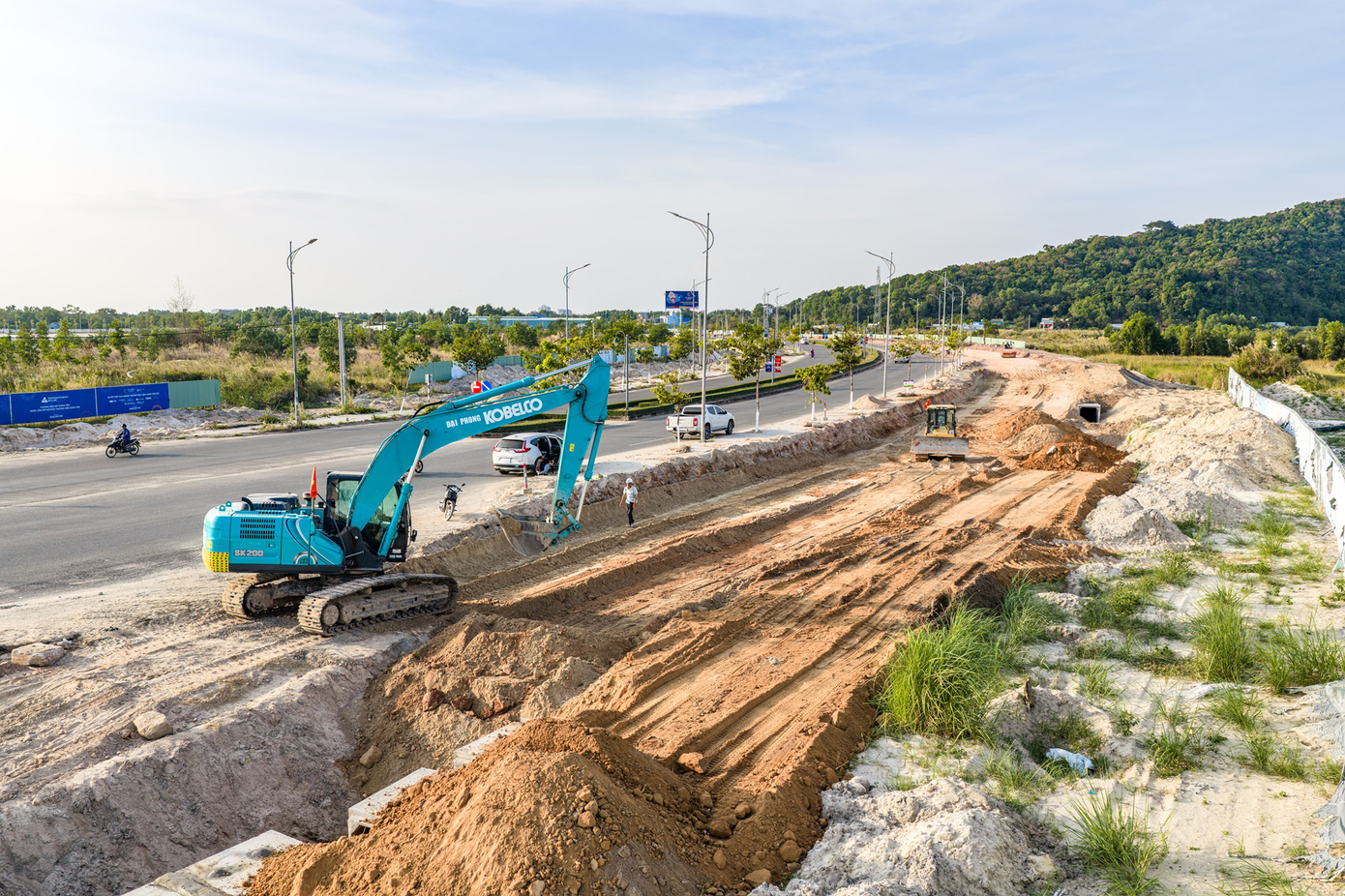 Dự án giao thông nguy cơ 'vỡ' tiến độ vì khan hiếm xăng dầu, vật liệu tăng giá - Ảnh 1