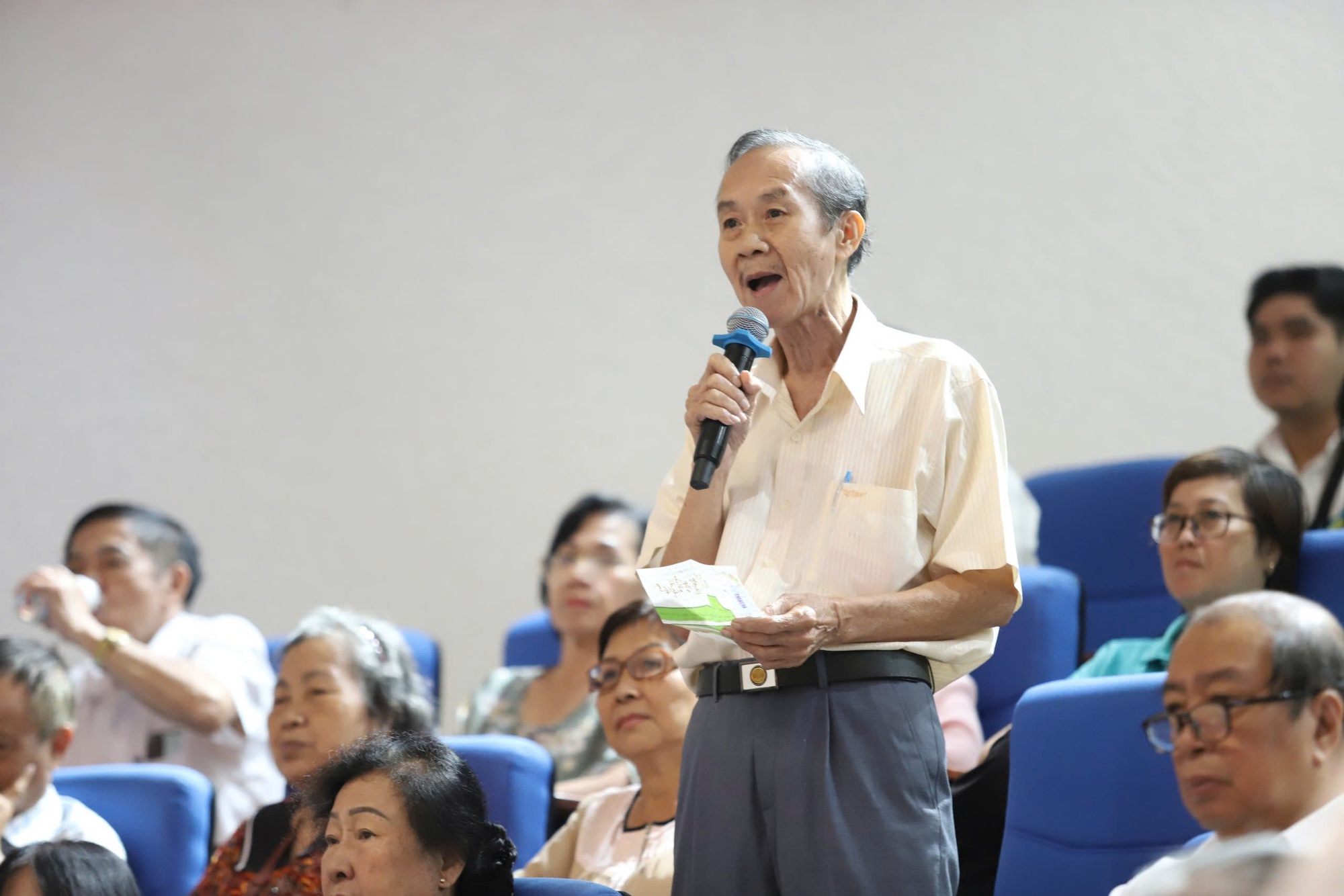 Gặp Bí thư Thành ủy TPHCM, cử tri đánh giá cao việc biến đất "vàng" thành công viên - Ảnh 3