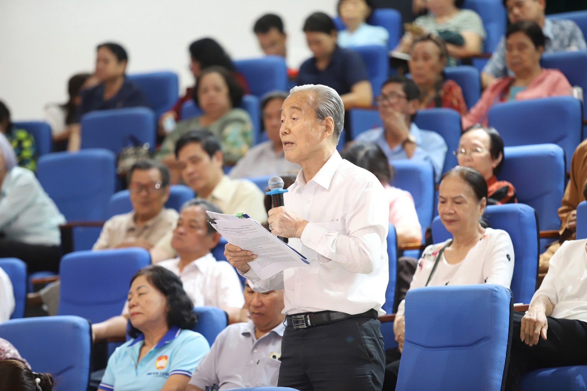 Gặp Bí thư Thành ủy TPHCM, cử tri đánh giá cao việc biến đất "vàng" thành công viên - Ảnh 6