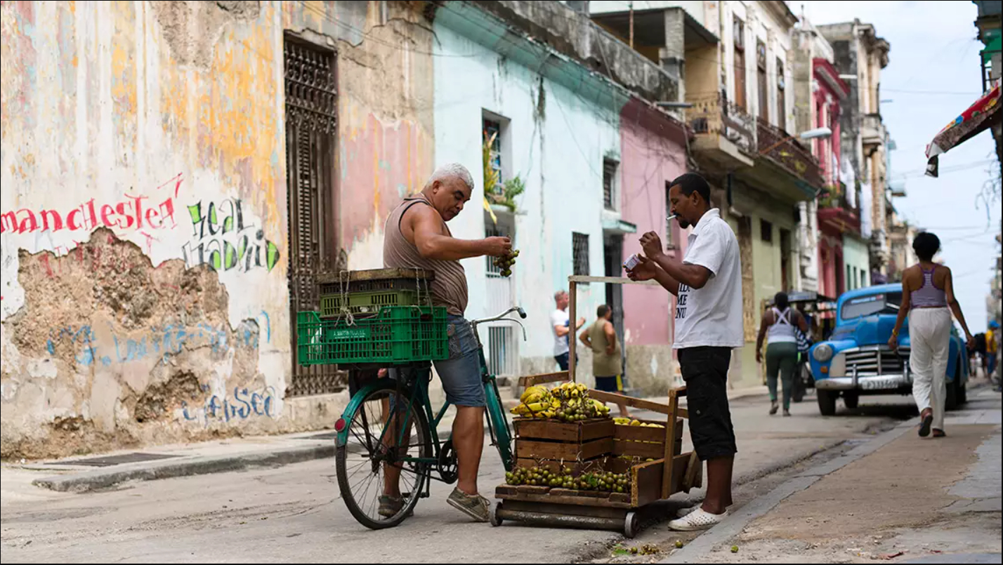 Cạn xăng triền miên, đường phố Cuba như 'xuyên không' khi phương tiện tưởng đã biến mất đồng loạt trở lại - Ảnh 3
