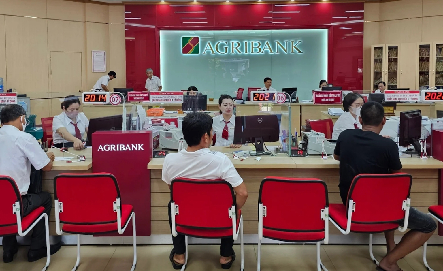 Từ ngày mai, Vietcombank, VietinBank, Agribank… ngừng toàn bộ giao dịch chuyển/nhận tiền đối với trường hợp sau - Ảnh 1