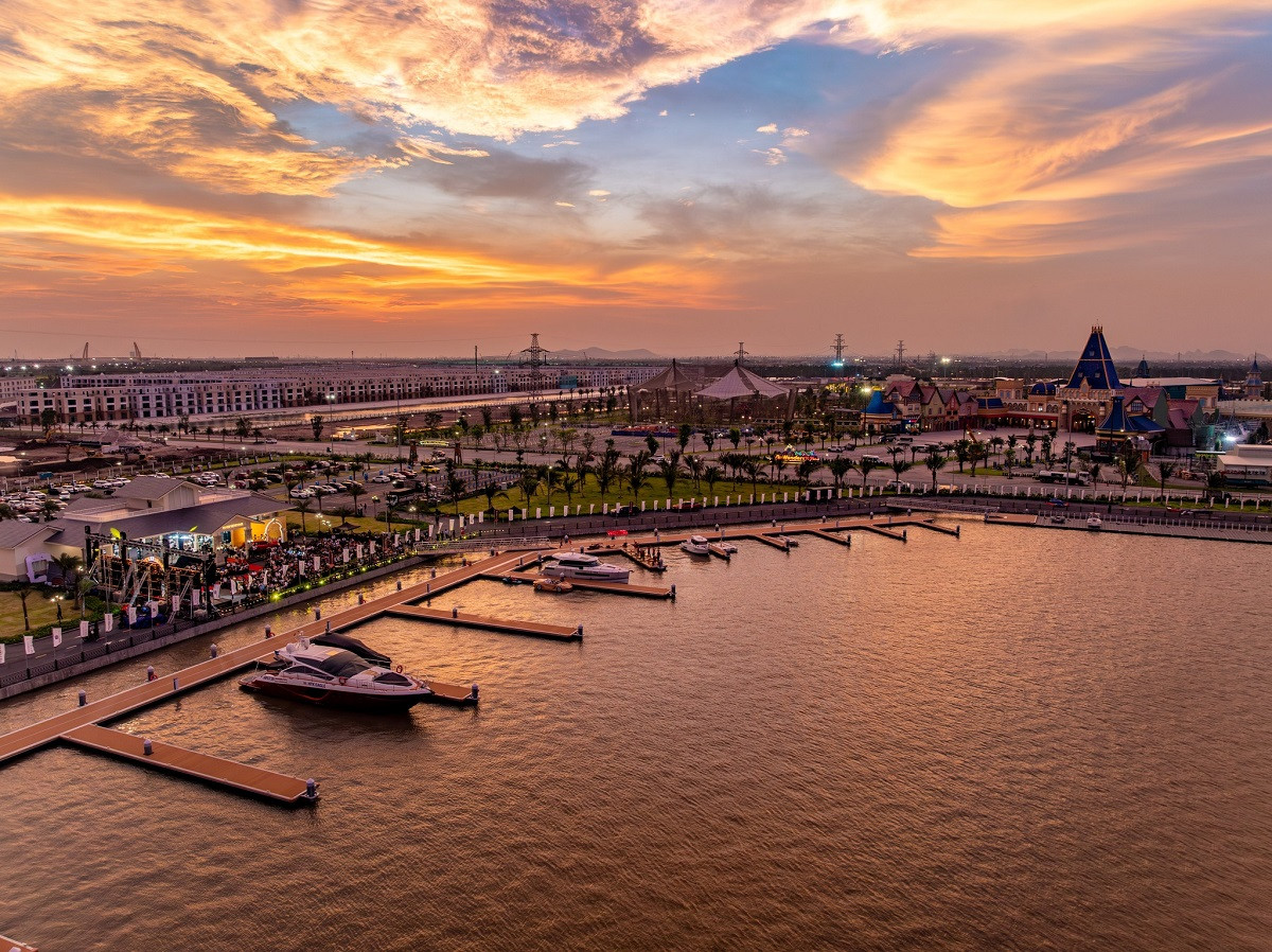 Một công trình của tỷ phú Phạm Nhật Vượng thiết lập kỷ lục về tốc độ xây dựng "thần tốc", kết nối trung tâm TP Hải Phòng với "đảo tỷ phú" 2,4 tỷ USD - Ảnh 2