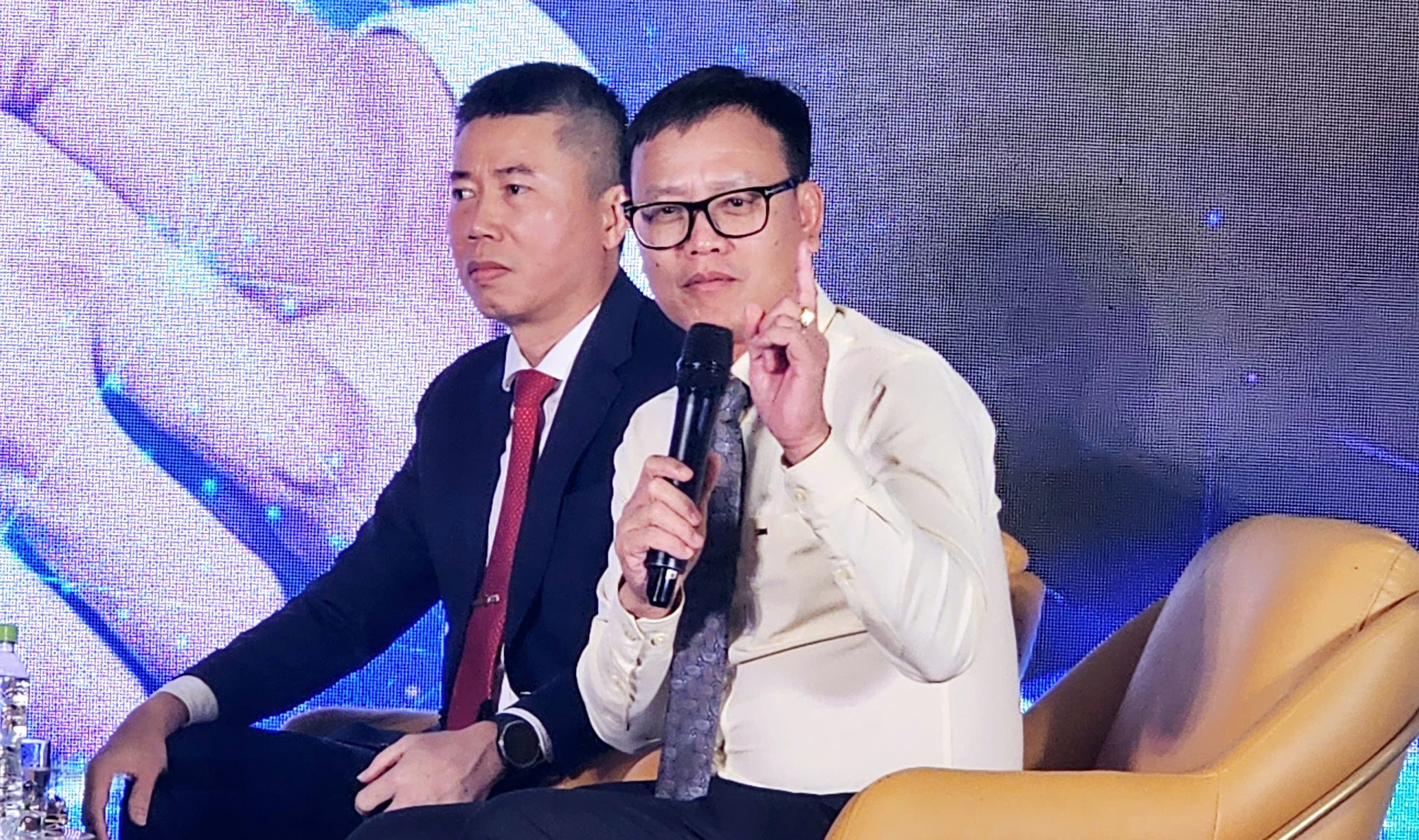 Doanh nghiệp ở TPHCM nêu kinh nghiệm đấu thầu dự án công và tư - Ảnh 1