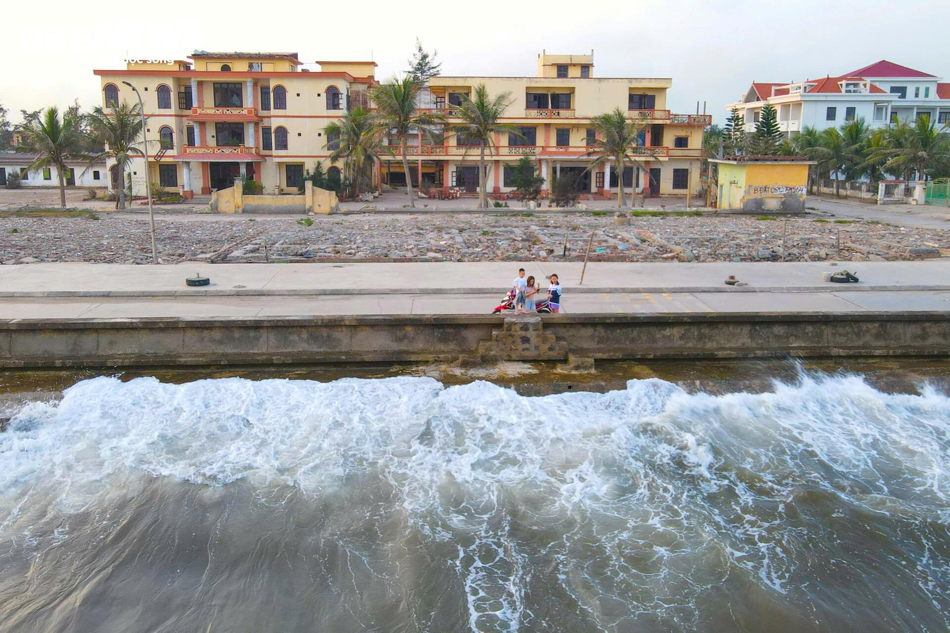 Cận cảnh hai bãi biển đang 'lột xác' thành thiên đường du lịch tại Ninh Bình - Ảnh 11