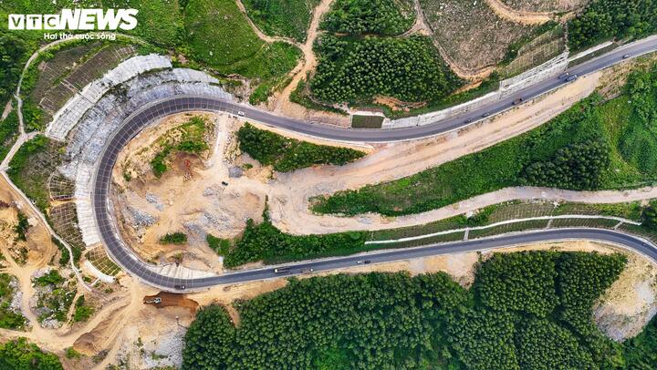 Cao tốc Quy Nhơn – Pleiku: 'Giải phóng mặt bằng đến đâu, thi công đến đó' - Ảnh 1