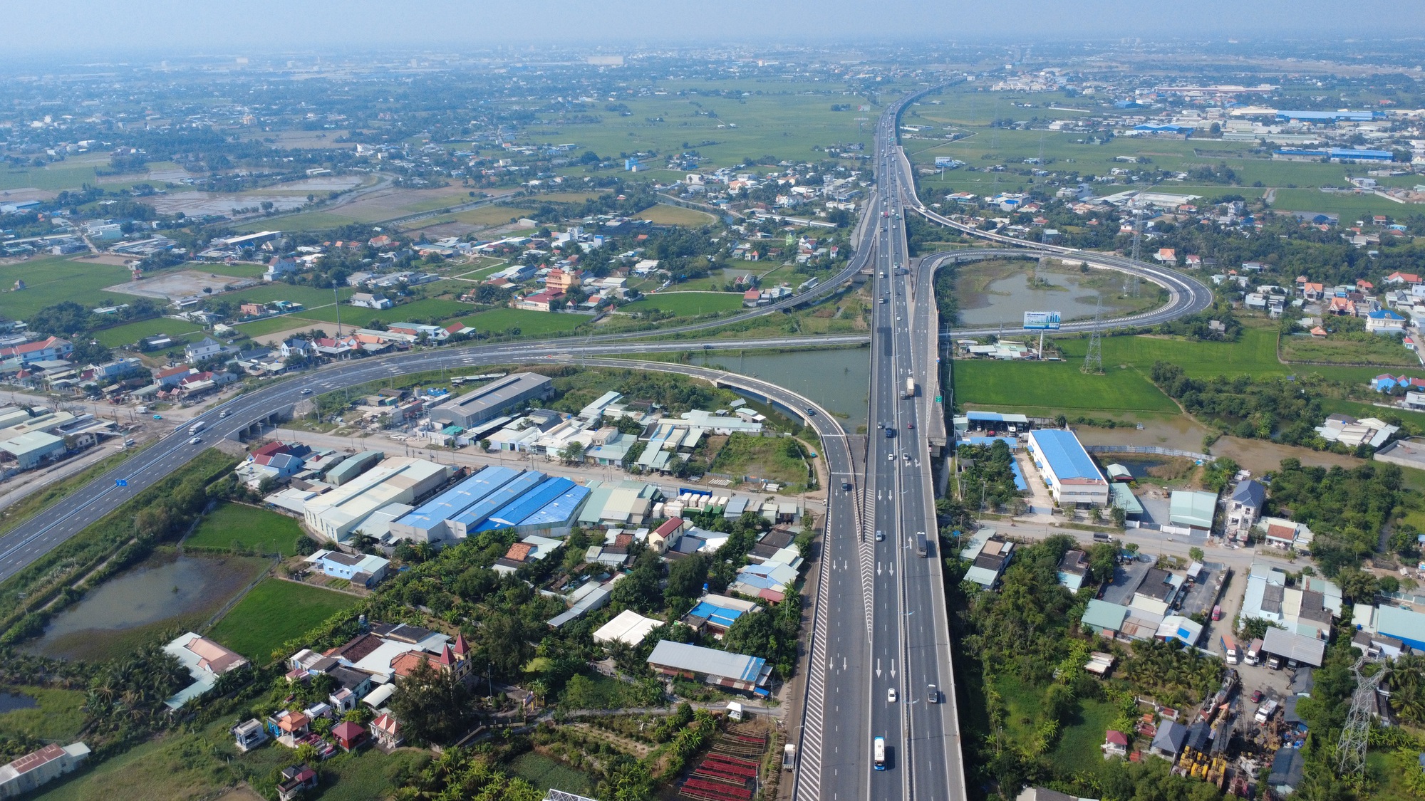 Cận cảnh công trường thi công tuyến đường Vành đai 3-TPHCM qua Tây Ninh - Ảnh 6