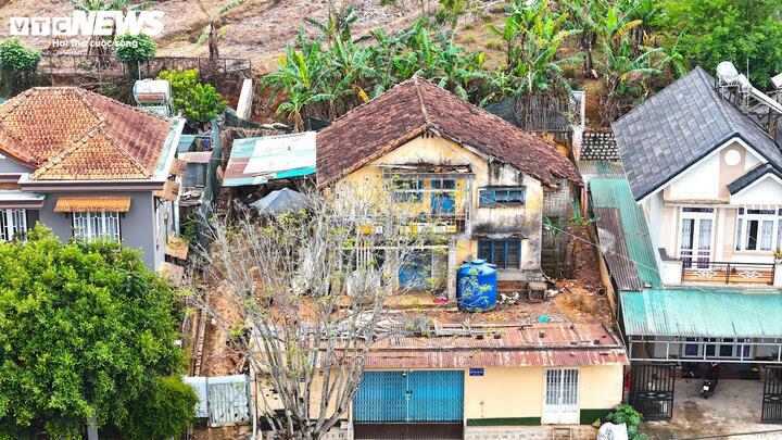 Cận cảnh biệt thự, khu nhà đất 'vàng' bỏ hoang, lãng phí ở Ðà Lạt - Ảnh 4