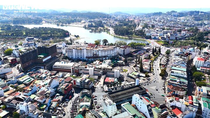 Cận cảnh biệt thự, khu nhà đất 'vàng' bỏ hoang, lãng phí ở Ðà Lạt - Ảnh 8