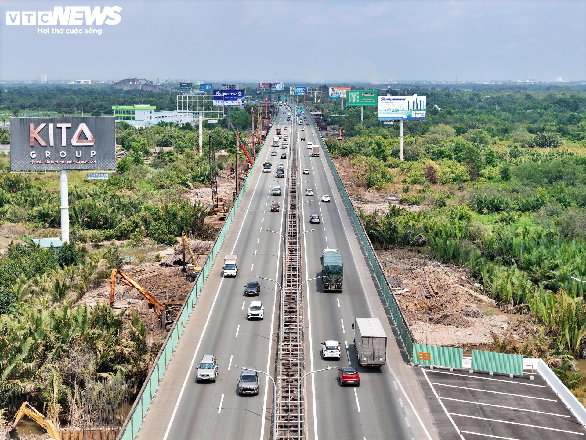 Cận cảnh cao tốc TP.HCM - Long Thành sau hơn nửa năm thi công mở rộng - Ảnh 11