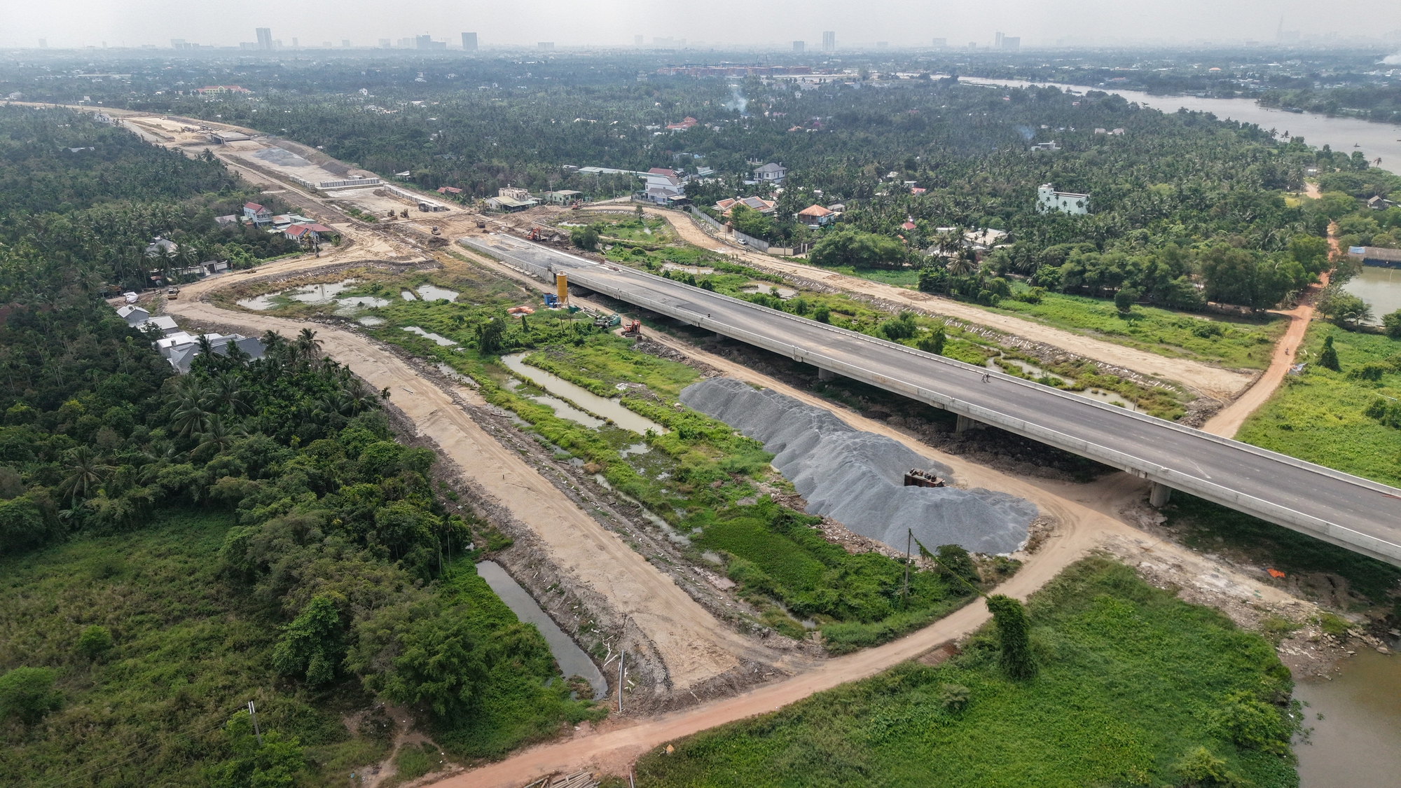 Hình ảnh công trường đường Vành đai 3 TPHCM trong sáng 31-3 - Ảnh 5