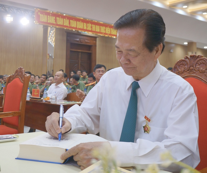 Ra mắt sách của nguyên Thủ tướng Nguyễn Tấn Dũng - Ảnh 3