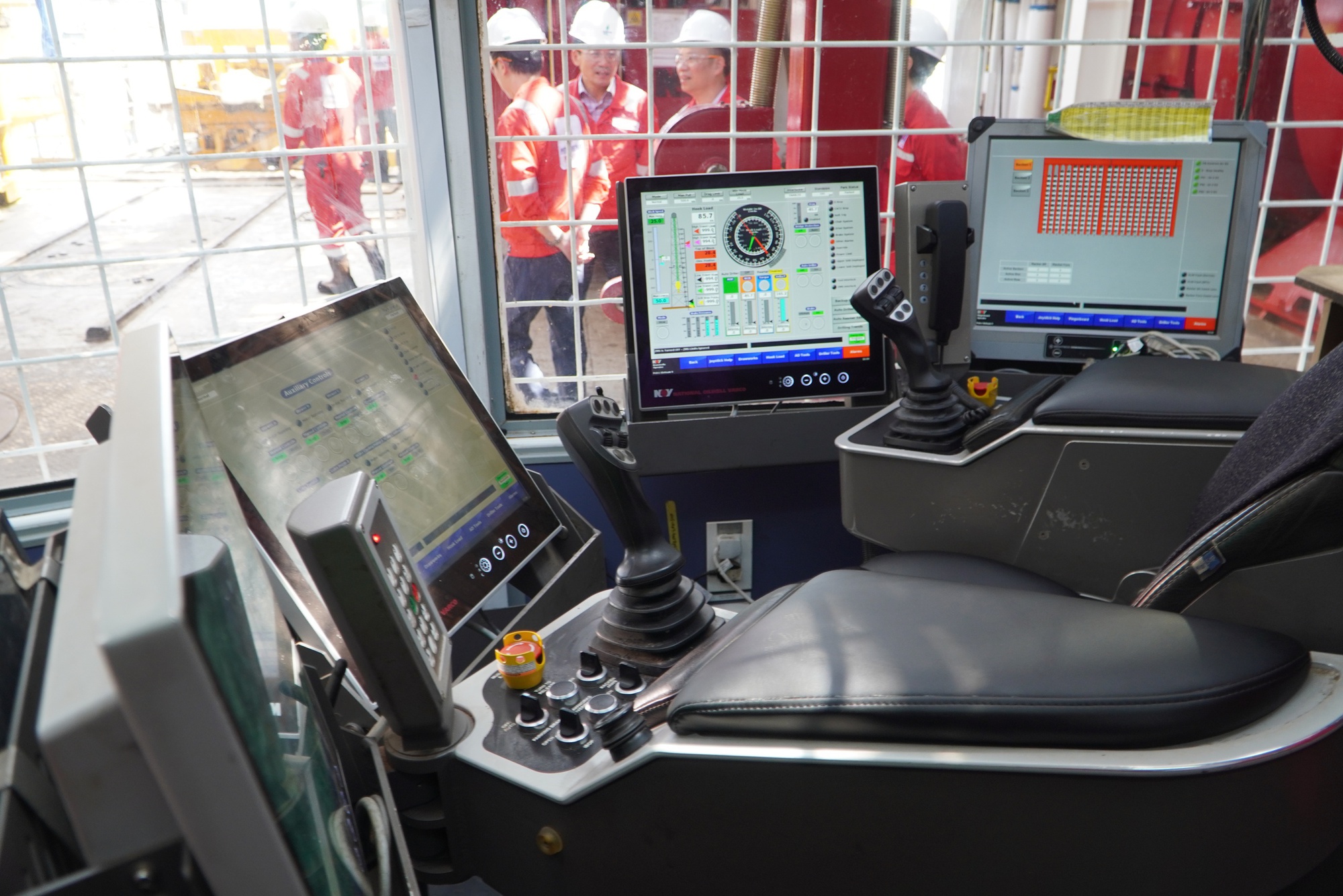 Cận cảnh "siêu giàn khoan" hiện đại nhất PV Drilling vừa được đặt tên tại TPHCM - Ảnh 4