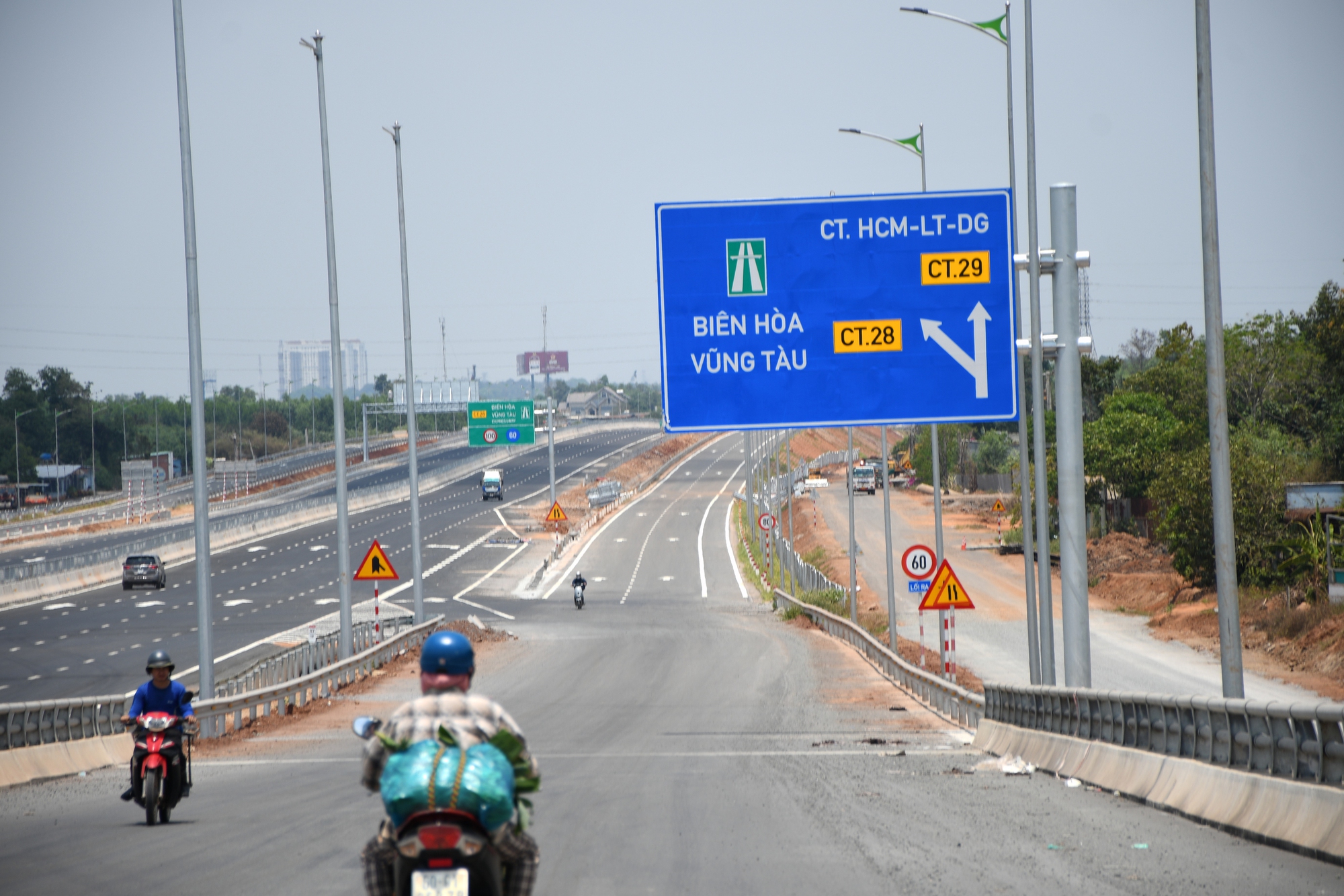 CLIP: Cận cảnh tuyến cao tốc Biên Hòa - Vũng Tàu tiếp tục "hoãn" khai thác tạm - Ảnh 10