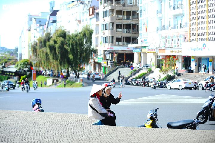 Cận cảnh biệt thự, khu nhà đất 'vàng' bỏ hoang, lãng phí ở Ðà Lạt - Ảnh 14