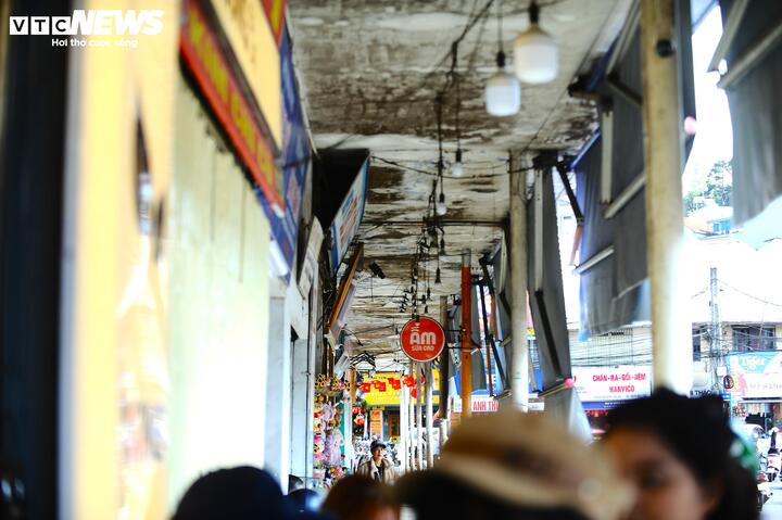 Cận cảnh biệt thự, khu nhà đất 'vàng' bỏ hoang, lãng phí ở Ðà Lạt - Ảnh 11