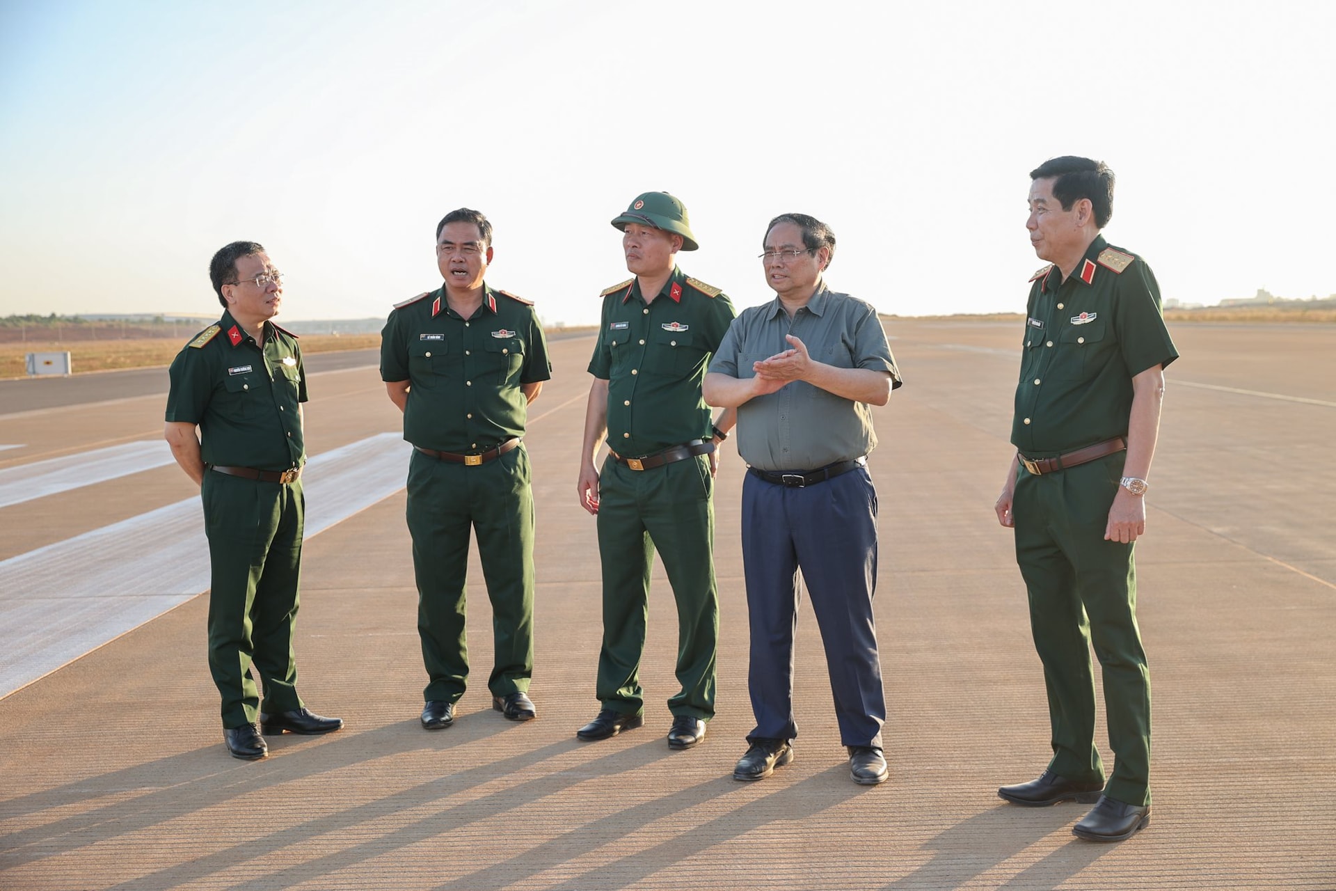 Thủ tướng trực tiếp kiểm tra thực địa lần thứ 10, siêu dự án 16 tỷ USD chốt thời điểm trọng đại - Ảnh 3