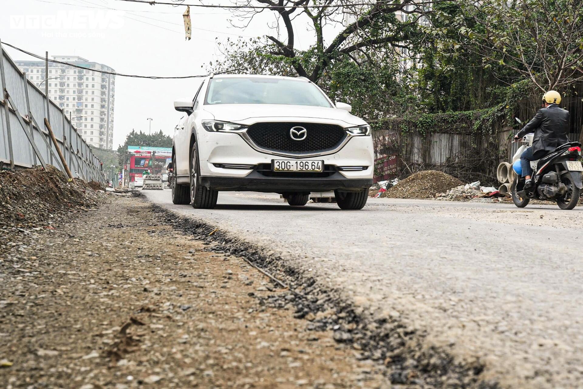 Diện mạo mới của đoạn đường từng chi chít ‘ổ voi, ổ gà’ ở Hà Nội - Ảnh 5