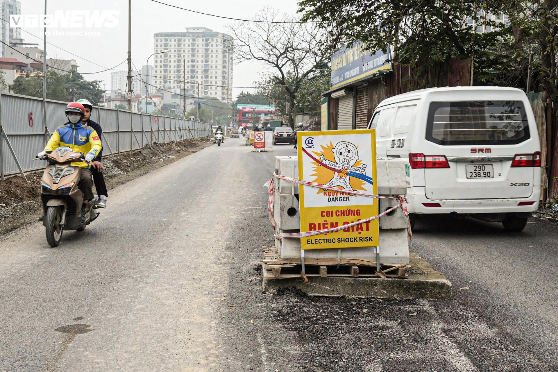 Diện mạo mới của đoạn đường từng chi chít ‘ổ voi, ổ gà’ ở Hà Nội - Ảnh 7