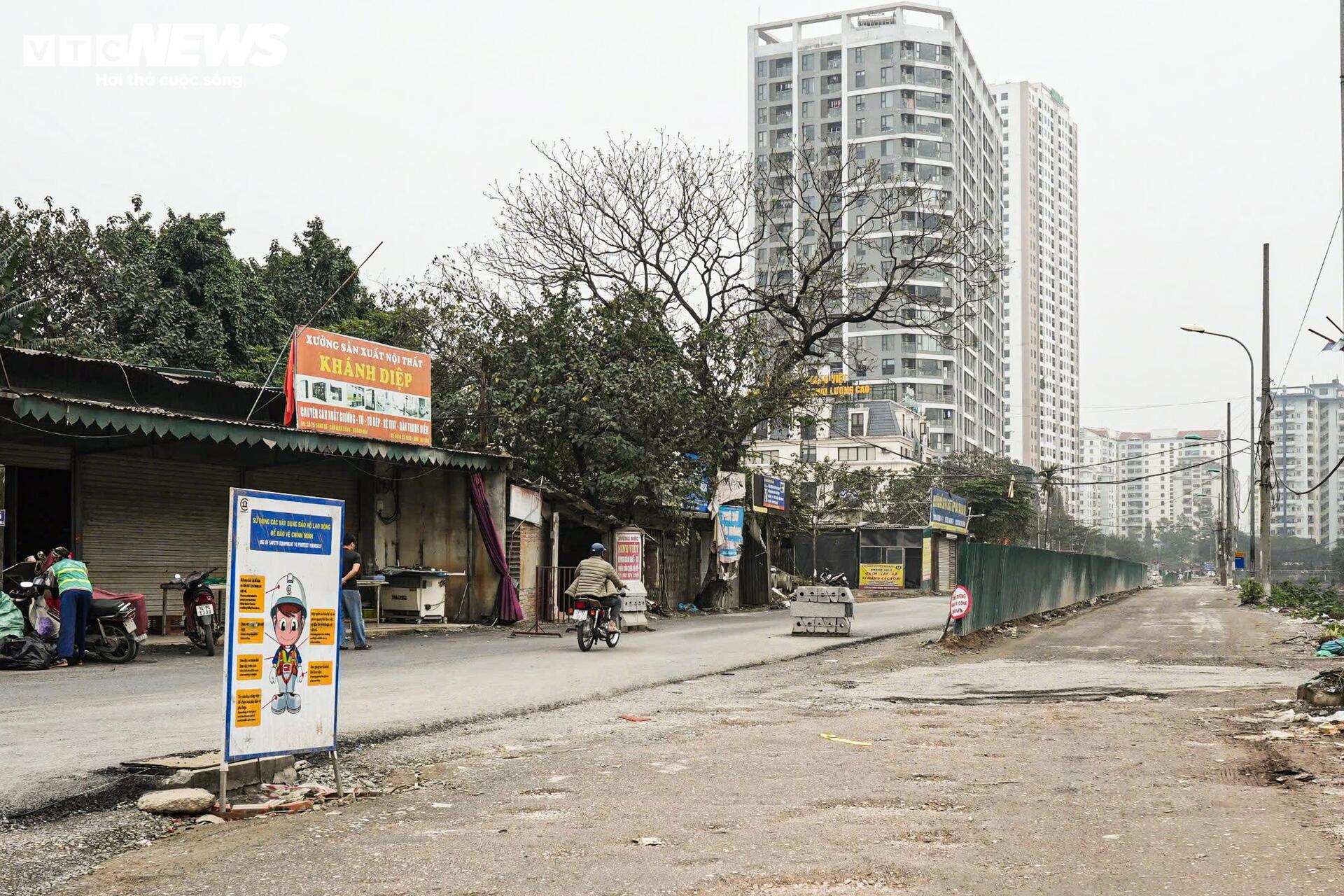 Diện mạo mới của đoạn đường từng chi chít ‘ổ voi, ổ gà’ ở Hà Nội - Ảnh 8