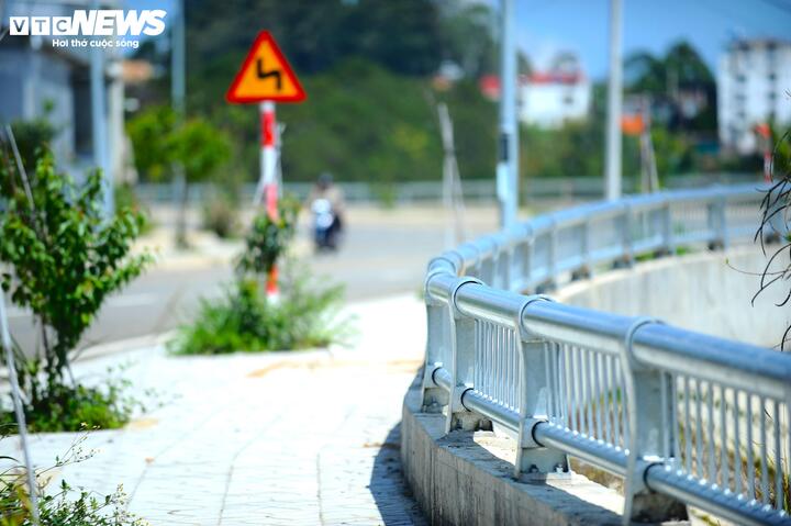 Cận cảnh đường vành đai 870 tỷ đồng, băng qua rừng thông xanh mát của Đà Lạt - Ảnh 9