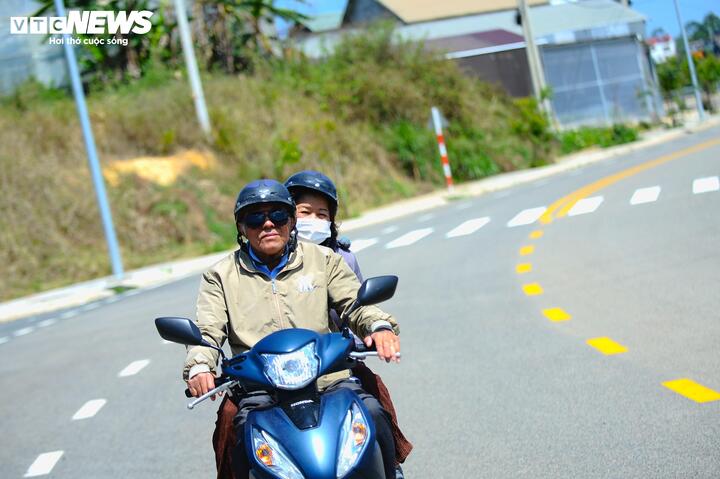 Cận cảnh đường vành đai 870 tỷ đồng, băng qua rừng thông xanh mát của Đà Lạt - Ảnh 11