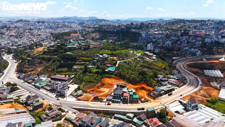 Cận cảnh đường vành đai 870 tỷ đồng, băng qua rừng thông xanh mát của Đà Lạt - Ảnh 8