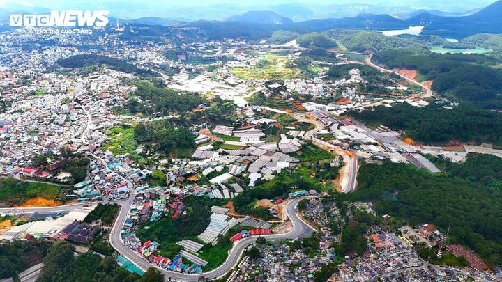 Cận cảnh đường vành đai 870 tỷ đồng, băng qua rừng thông xanh mát của Đà Lạt - Ảnh 2