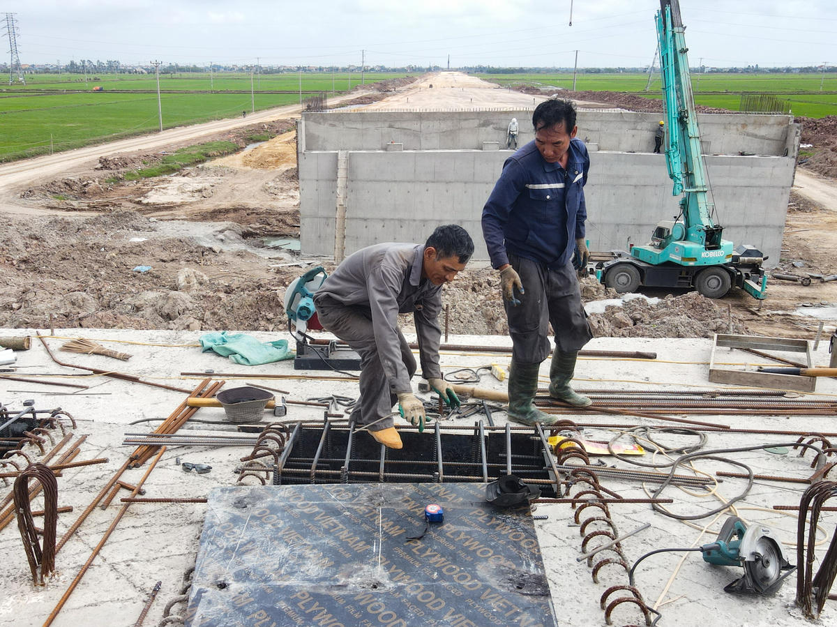 Đẩy nhanh tiến độ cao tốc Ninh Bình - Hải Phòng, phấn đấu thông xe năm 2026 - Ảnh 10