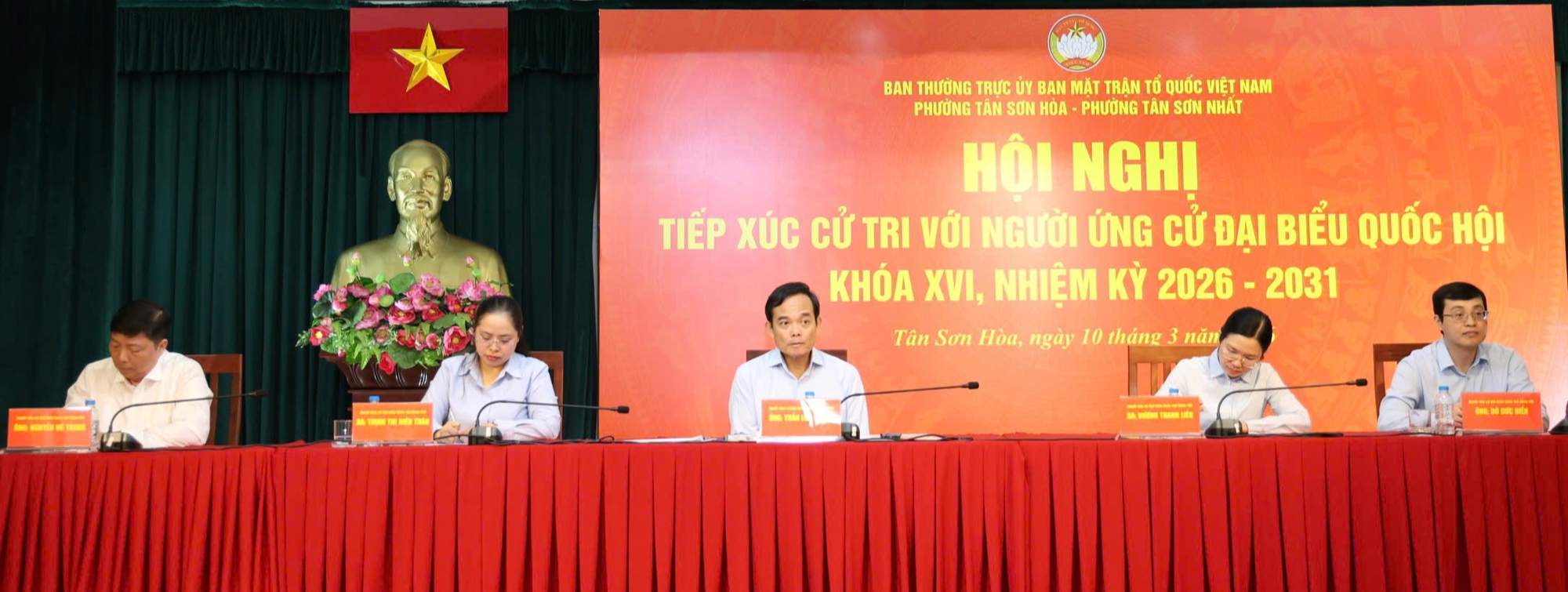 Bí thư Thành ủy TPHCM: Giao thông kết nối sân bay Tân Sơn Nhất rối rắm - Ảnh 1