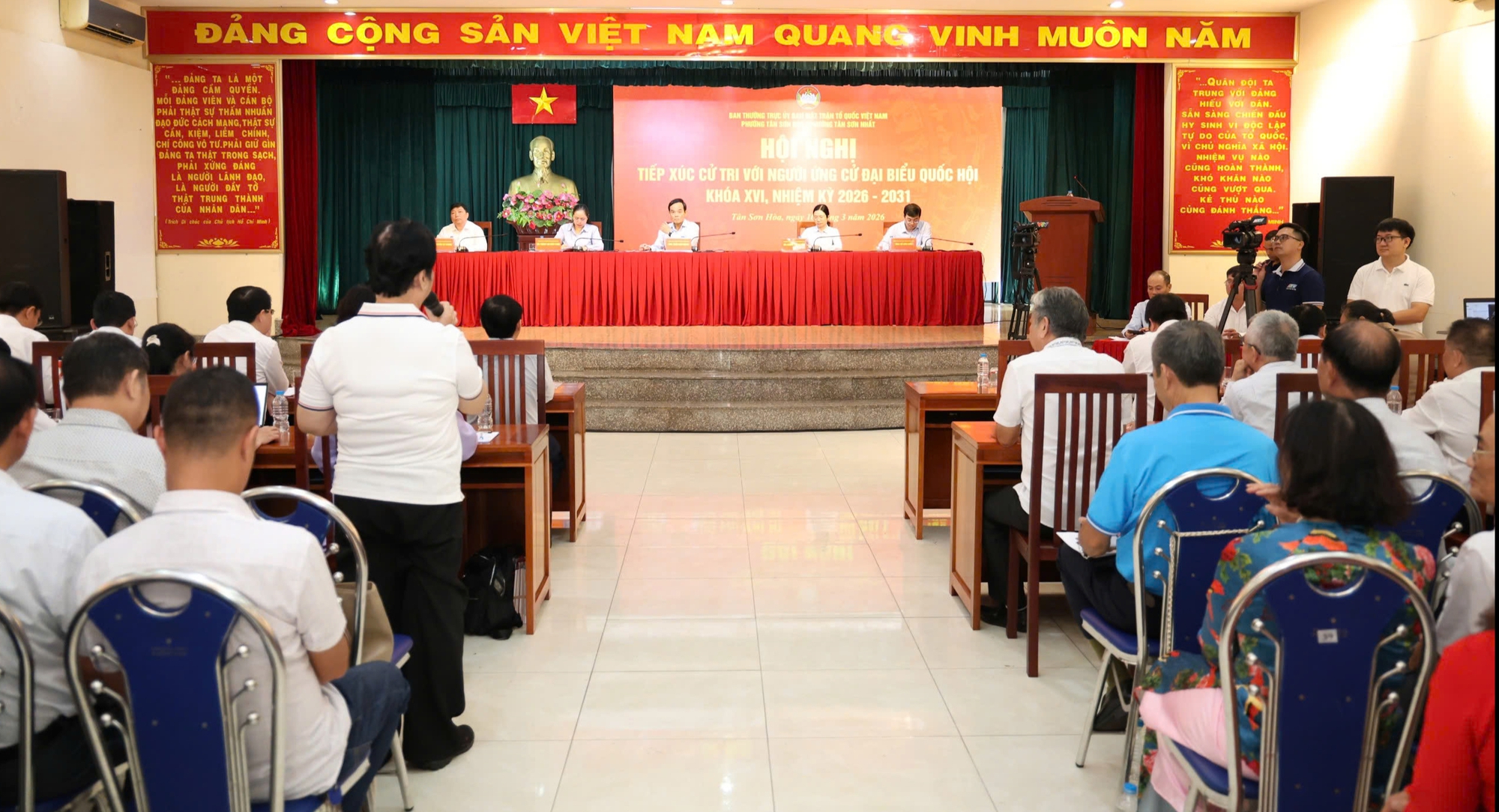 Bí thư Thành ủy TPHCM: Giao thông kết nối sân bay Tân Sơn Nhất rối rắm - Ảnh 5