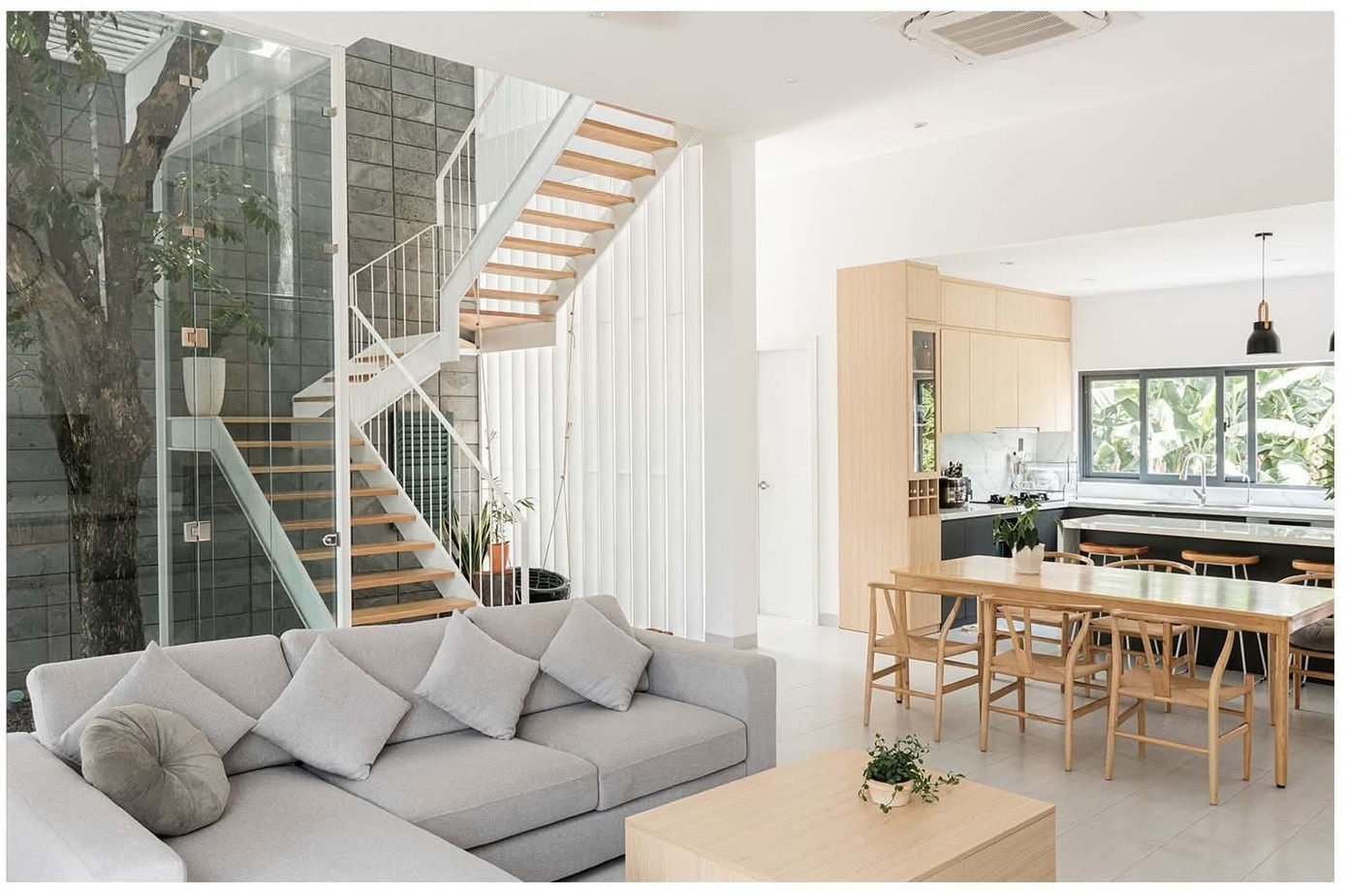 Biệt thự với tên gọi ý nghĩa " Trong ấm, ngoài êm" - Ảnh 3