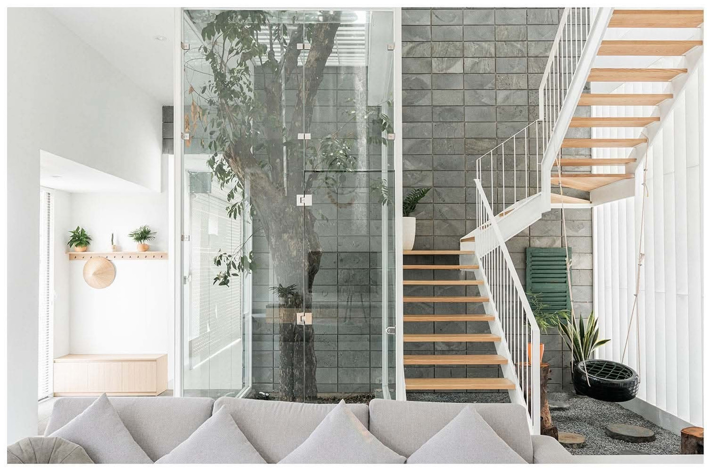 Biệt thự với tên gọi ý nghĩa " Trong ấm, ngoài êm" - Ảnh 4