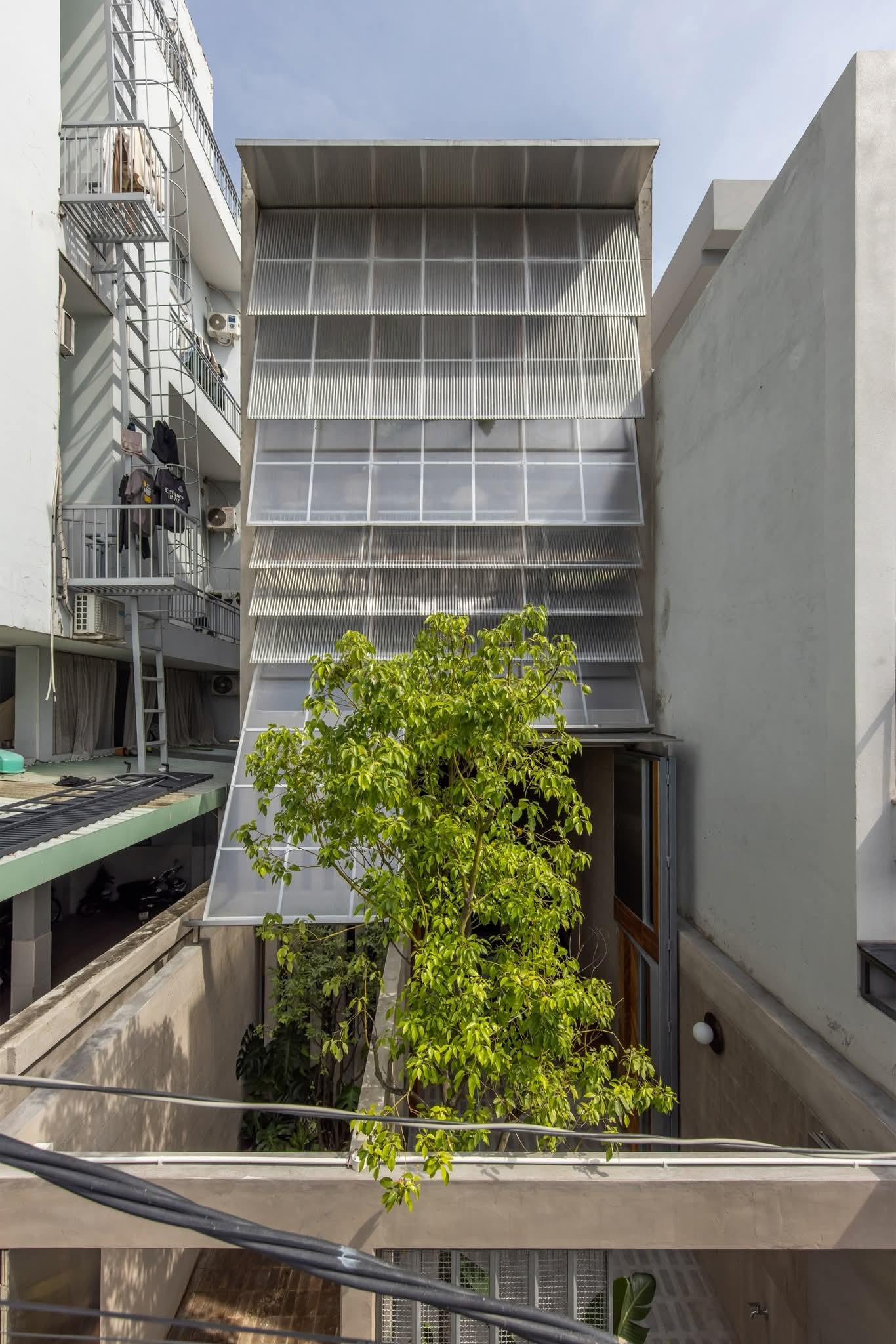 Thiết kế tích hợp sinh thái và không gian sống linh hoạt trong nhà ống - Ảnh 1