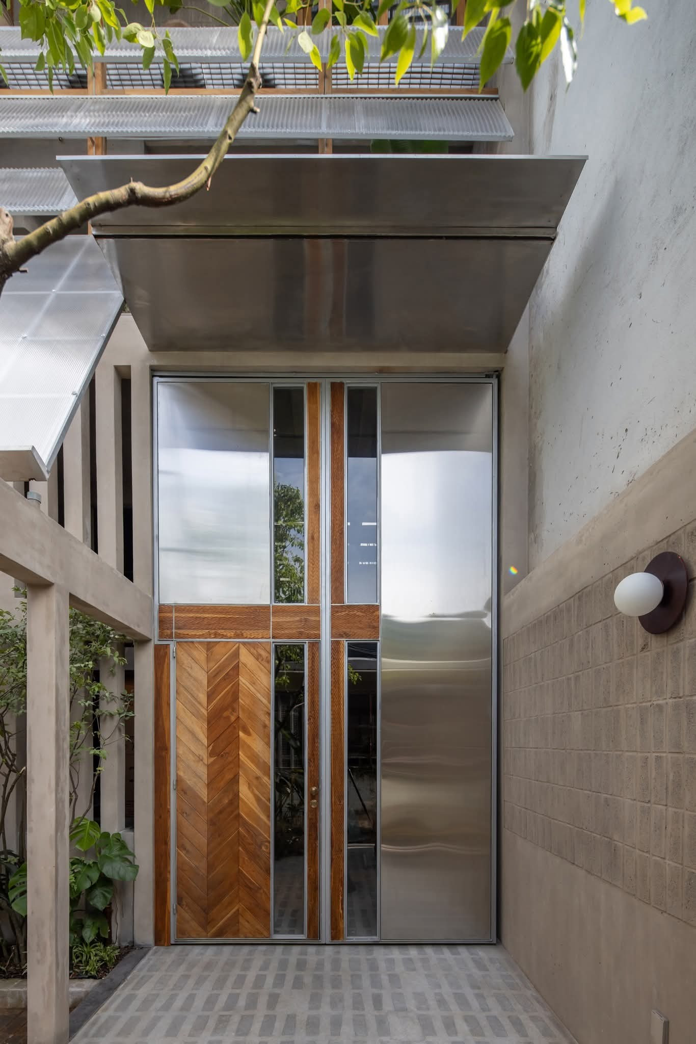 Thiết kế tích hợp sinh thái và không gian sống linh hoạt trong nhà ống - Ảnh 8