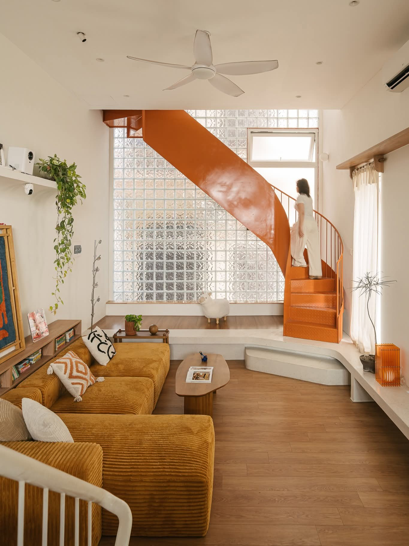 Ngôi nhà trẻ trung với nhiều sắc màu phối trộn - Ảnh 6