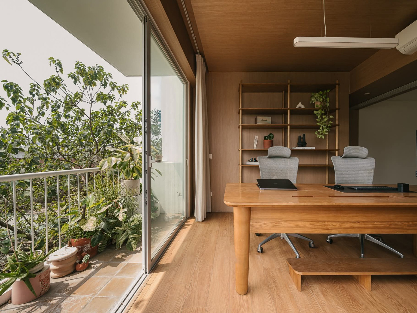 Ngôi nhà trẻ trung với nhiều sắc màu phối trộn - Ảnh 24