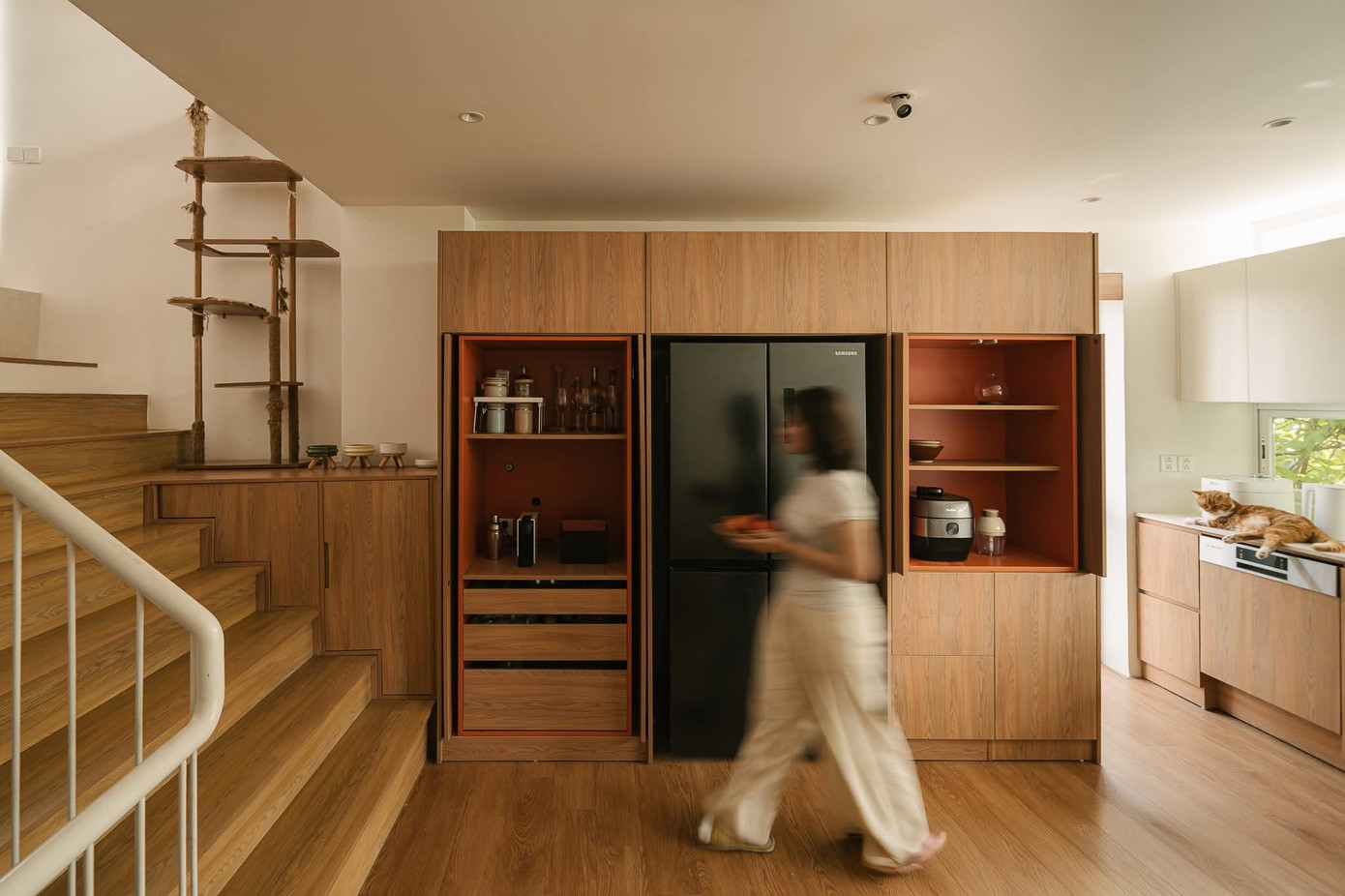 Ngôi nhà trẻ trung với nhiều sắc màu phối trộn - Ảnh 20