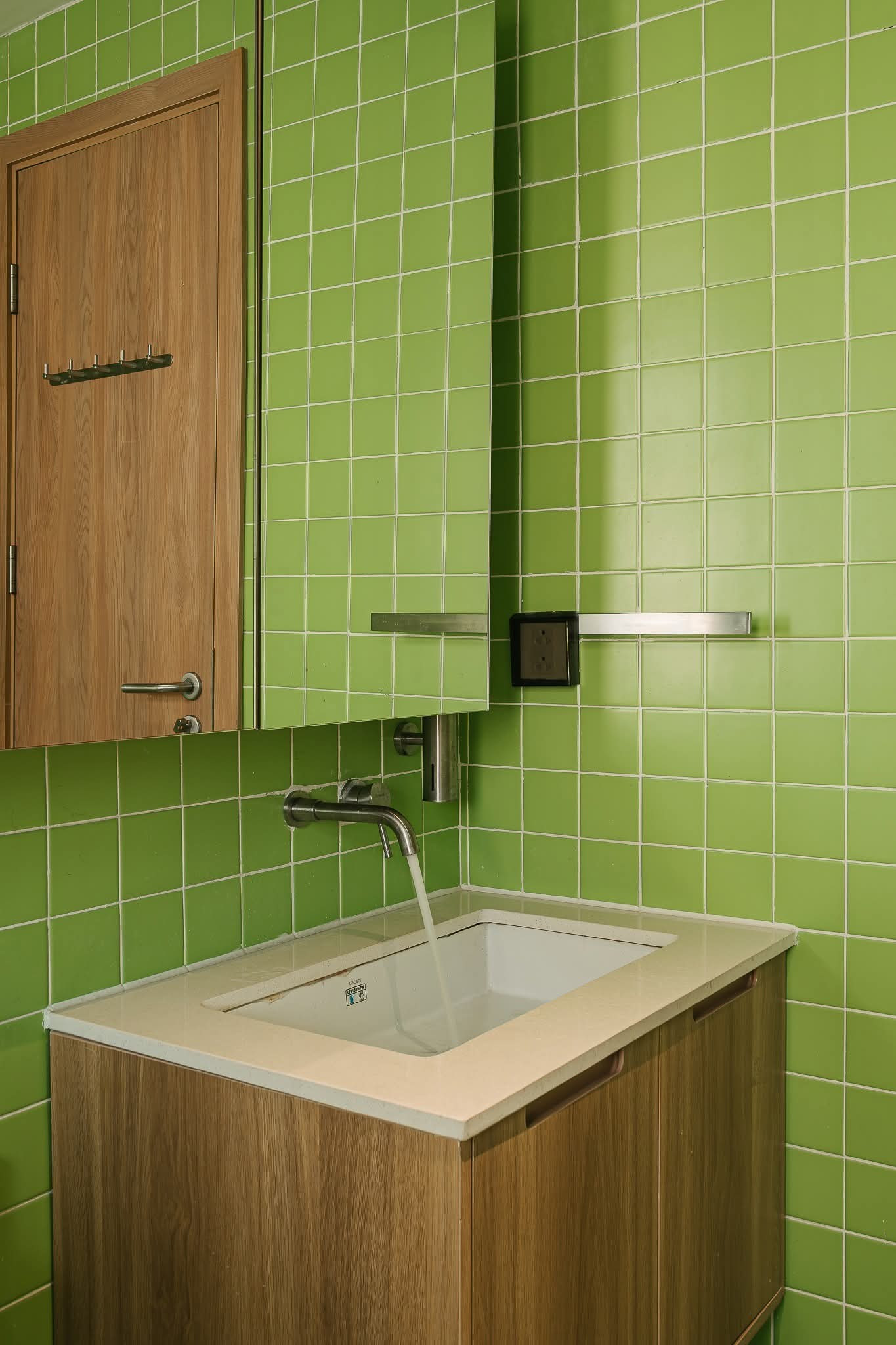 Ngôi nhà trẻ trung với nhiều sắc màu phối trộn - Ảnh 29