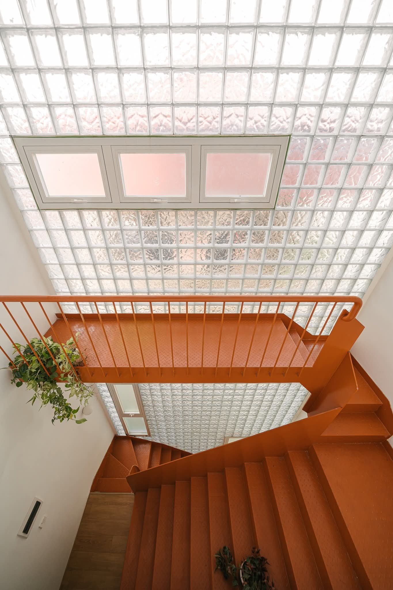 Ngôi nhà trẻ trung với nhiều sắc màu phối trộn - Ảnh 5