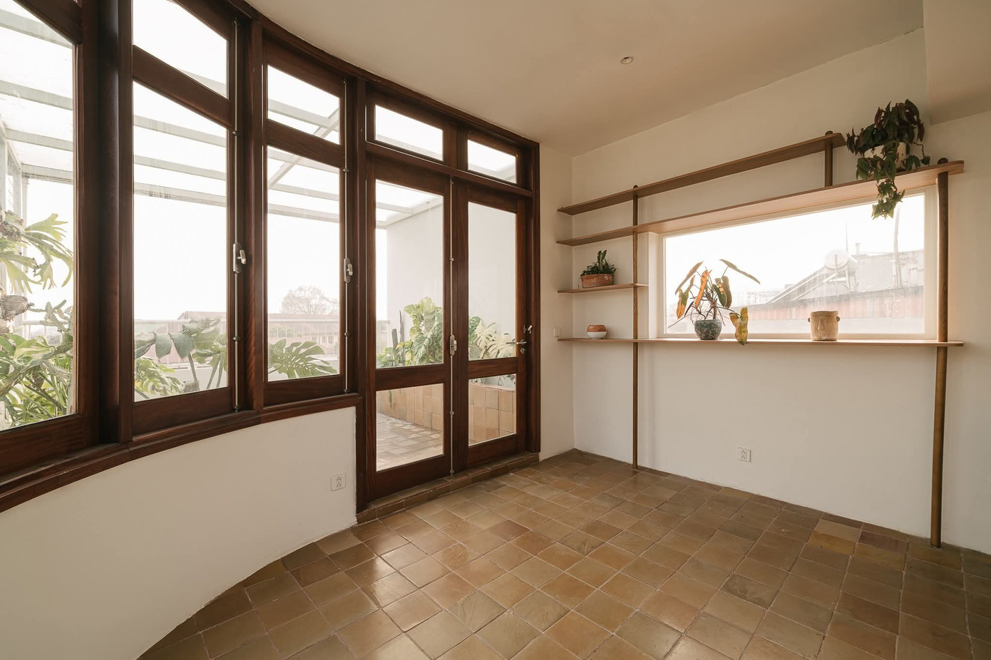 Ngôi nhà trẻ trung với nhiều sắc màu phối trộn - Ảnh 19