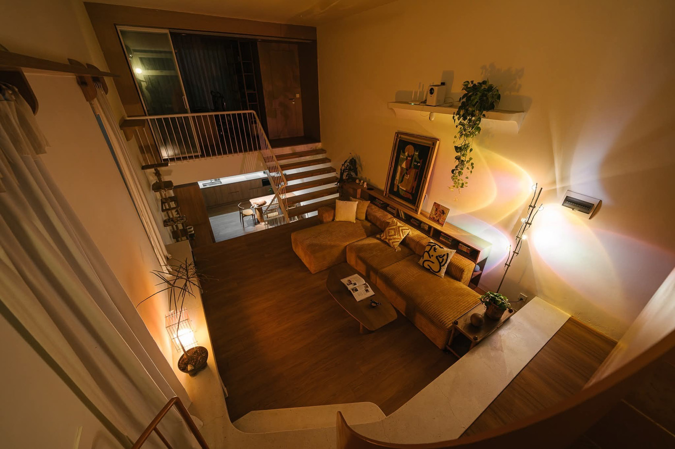 Ngôi nhà trẻ trung với nhiều sắc màu phối trộn - Ảnh 33