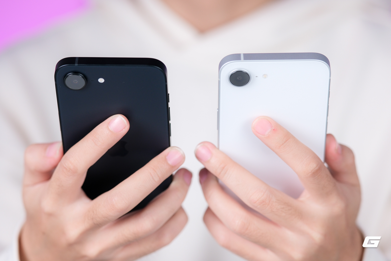 Trên tay đủ 3 màu iPhone 17e chính hãng: Thiết kế không đổi, màu hồng là điểm nhấn, hiệu năng cực mạnh, giá 18 triệu - Ảnh 3