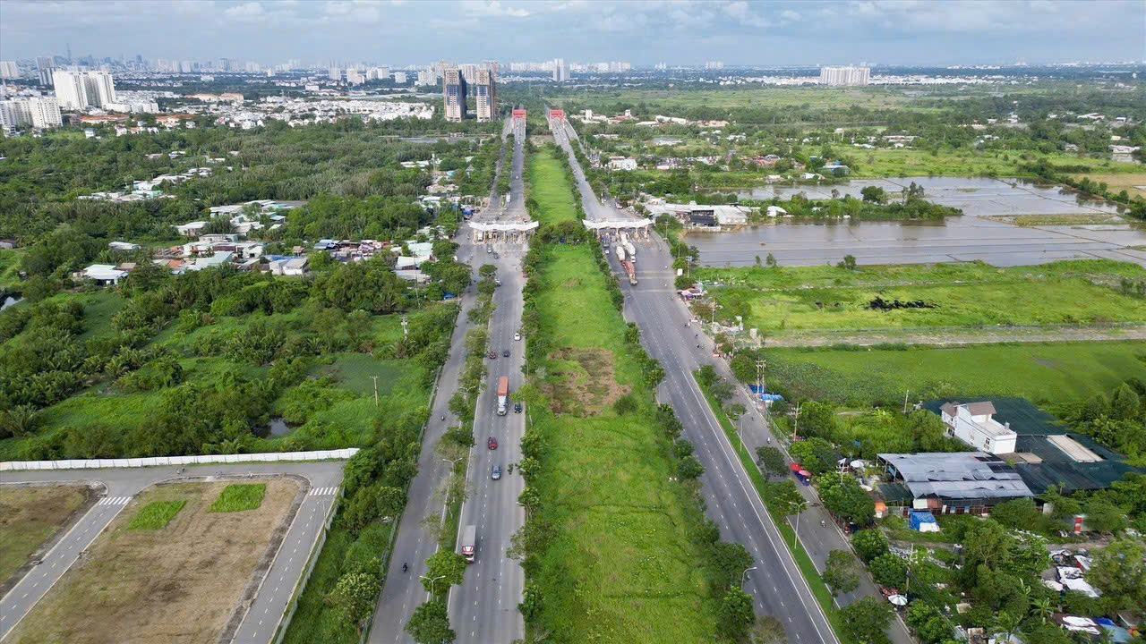 Người dân phản ánh về mức tiền khi chuyển đất nông nghiệp sang đất ở, Bộ Tài chính nói gì? - Ảnh 1