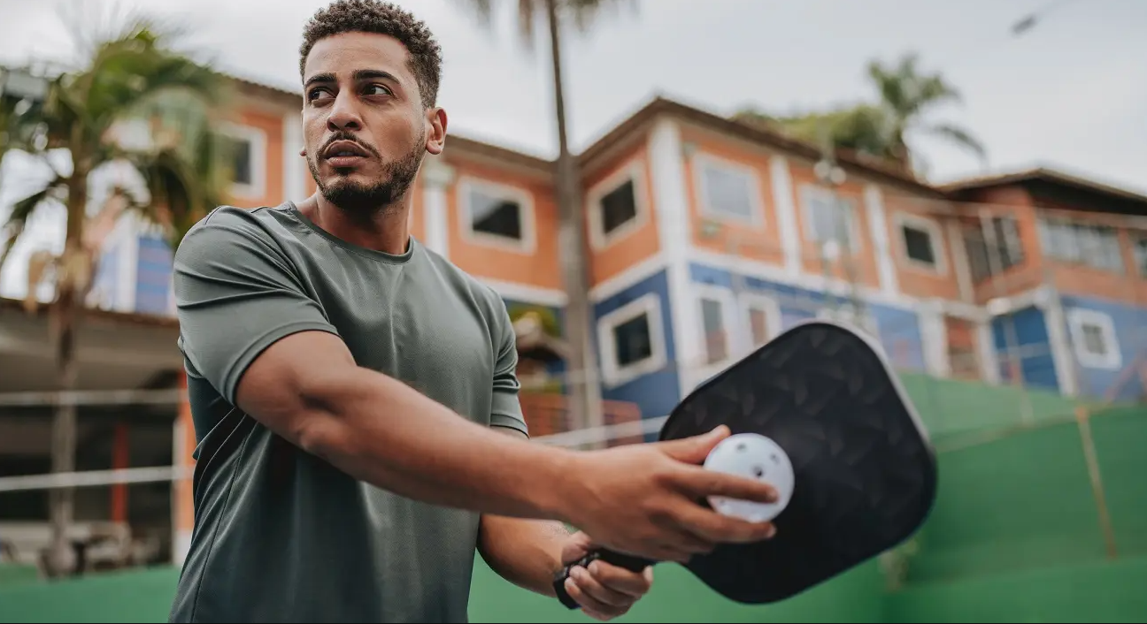 Người dân than trời khi BĐS mất giá vì pickleball: Khách đến mua nhìn thấy sân bóng liền kề lập tức từ chối! - Ảnh 1