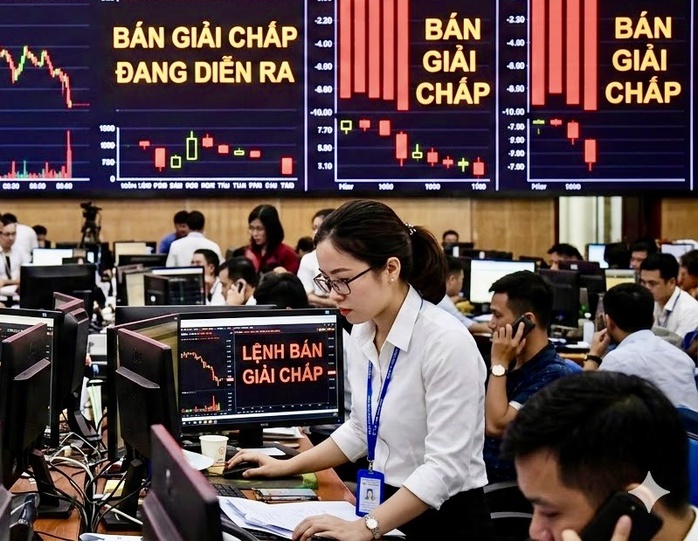 Lãnh đạo nhiều doanh nghiệp bị bán giải chấp cổ phiếu - Ảnh 1